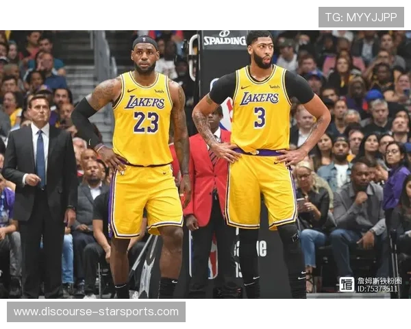 湖人队宣布交易重磅消息，詹姆斯带队迎接全新挑战，新赛季阵容震撼升级